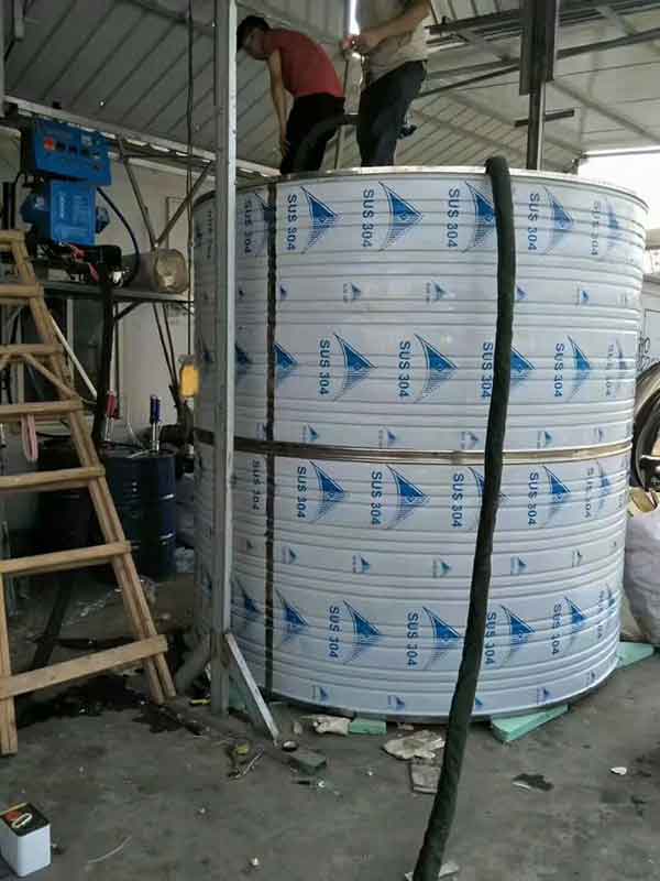 水箱罐體夾層保溫澆注