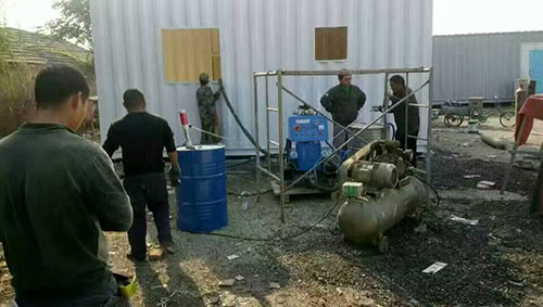 集裝箱房保溫聚氨酯噴涂機