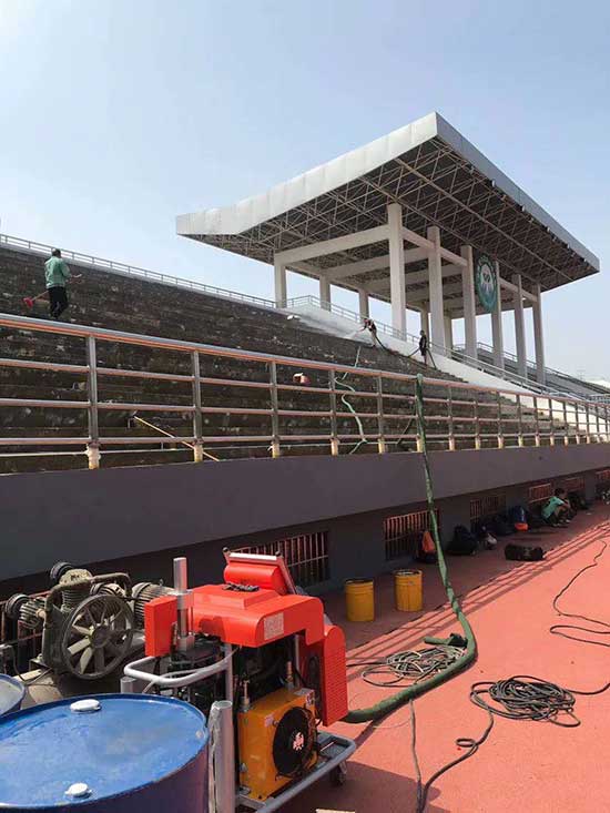 看臺噴聚脲的施工隊案例